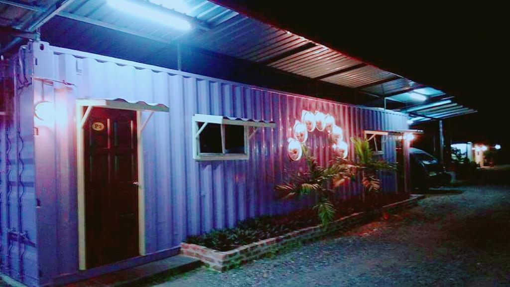 5 Stone Cabin Chalet Taiping Exterior photo