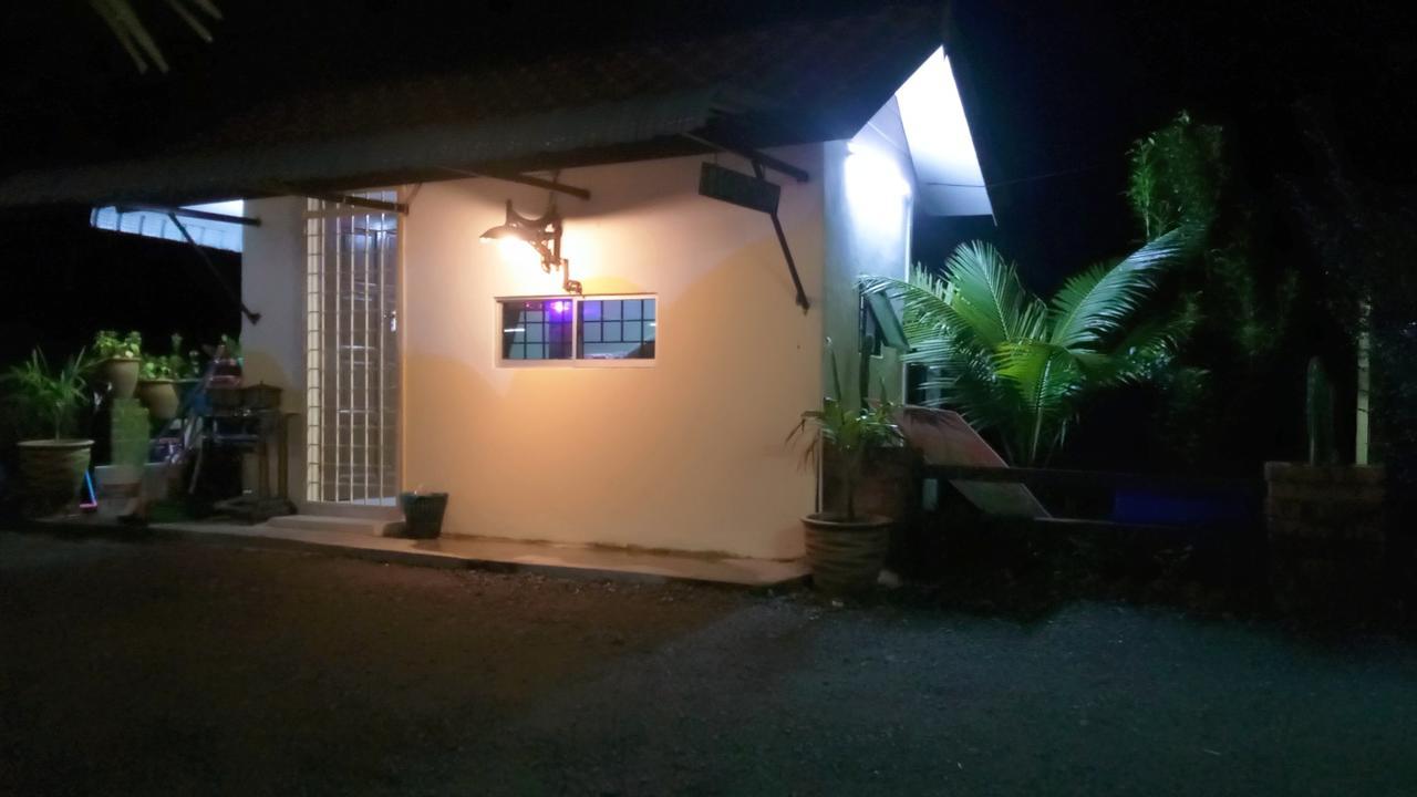 5 Stone Cabin Chalet Taiping Exterior photo
